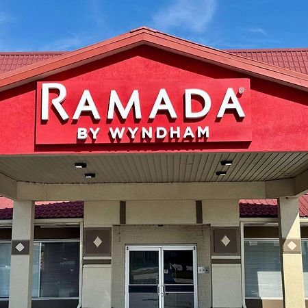 Ramada By Wyndham Lumberton 호텔 외부 사진