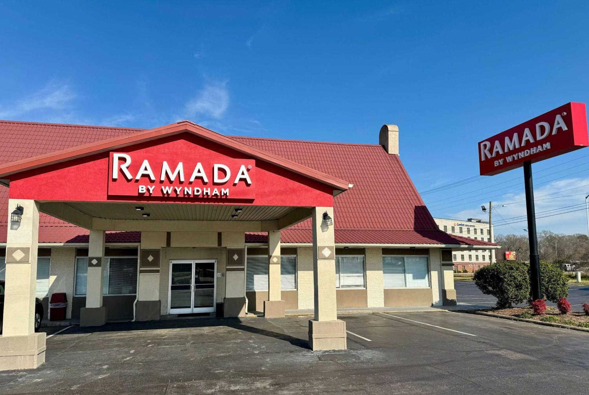 Ramada By Wyndham Lumberton 호텔 외부 사진